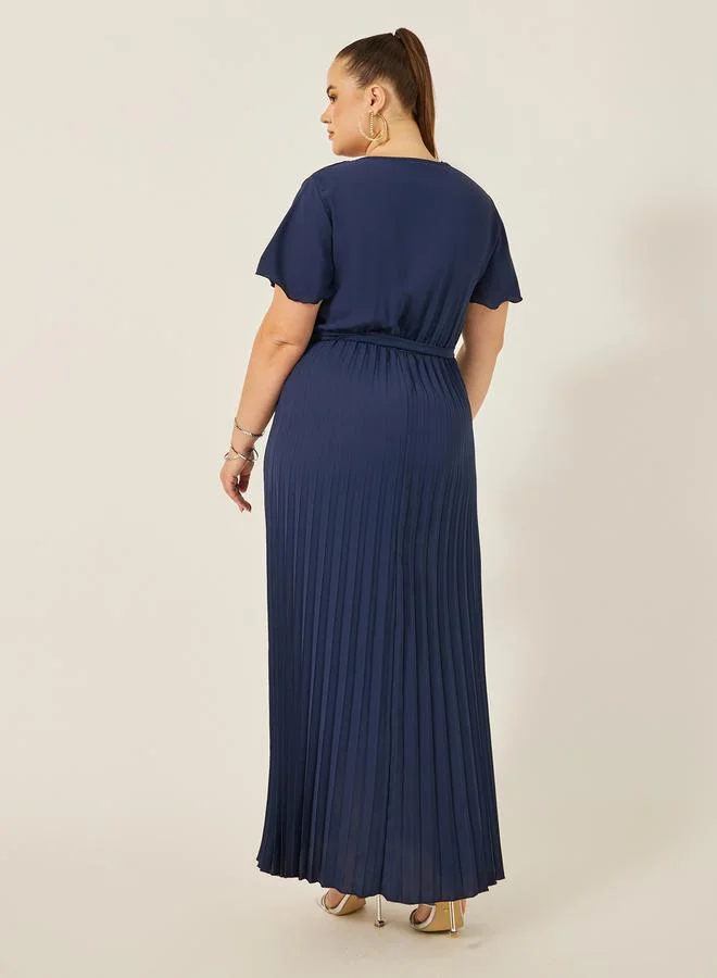Styli Styli Plus Size Pleated Short Sleeves A-Line Maxi Dress