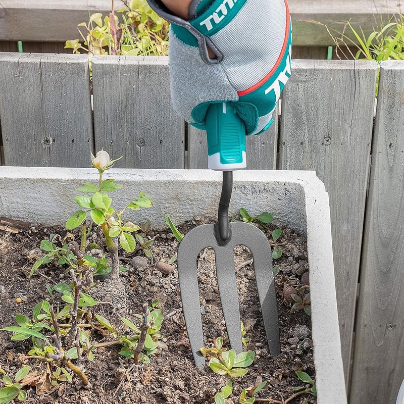 Total Heavy-Duty Ergonomic Gardening Fork - Image 3