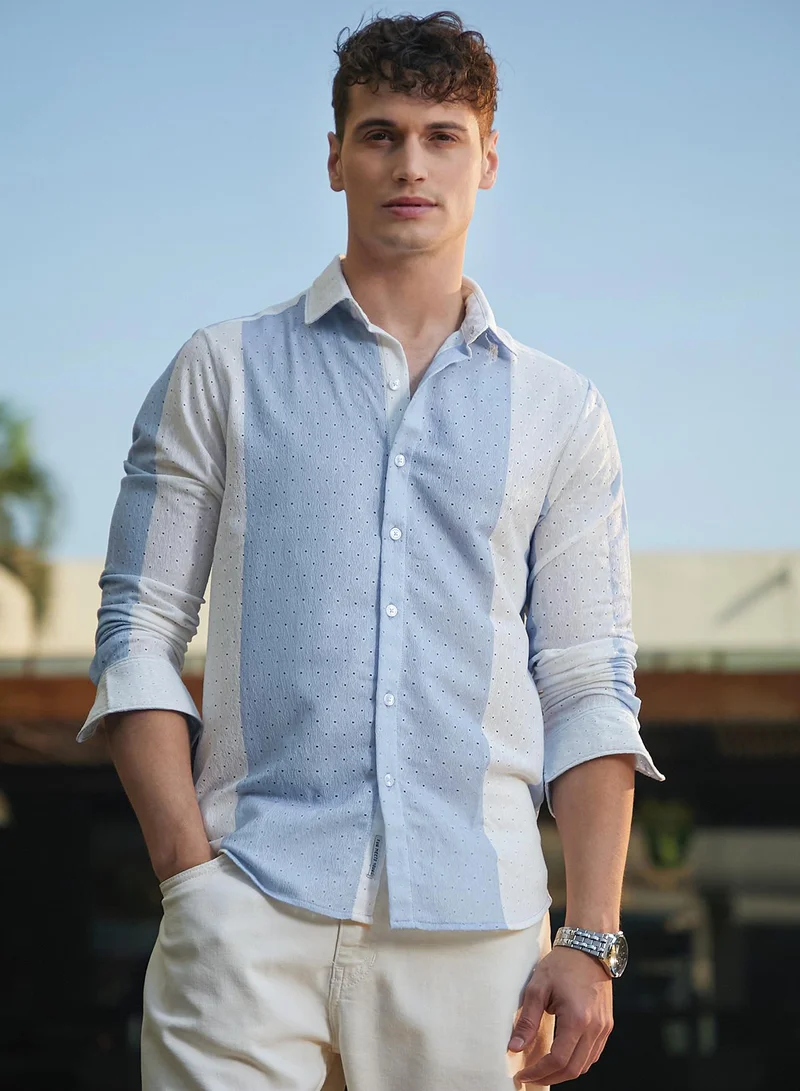 Campus Sutra Men's Powder Blue & Daisy White Panel-Tactile Shirt For Casual Wear | Spread Collar | Long Cuffed Sleeves | Button Closure | Shirt Crafted With Comfort Fit For Everyday Wear