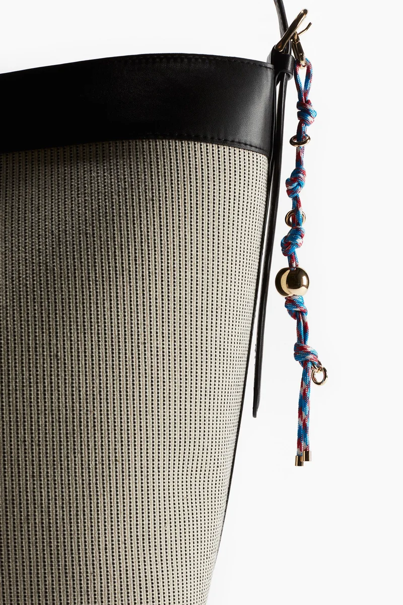 اتش اند ام سوار من الحبل