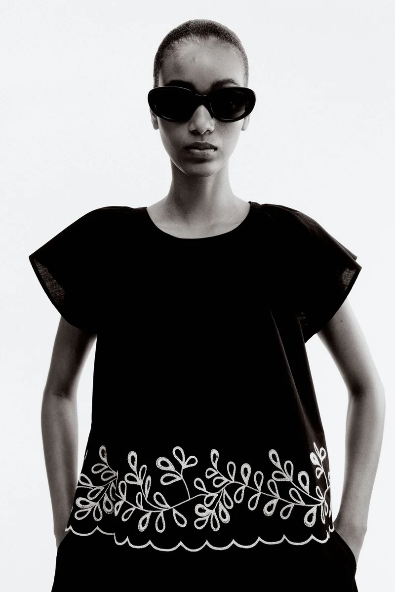 H&M Embroidered cotton blouse