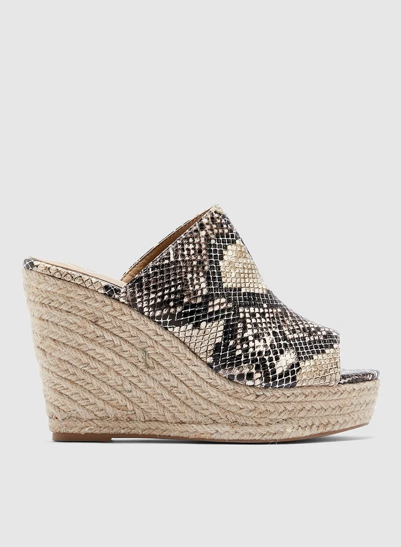 Missguided Snake Pu Espadrille Wedge Sandal - Nude