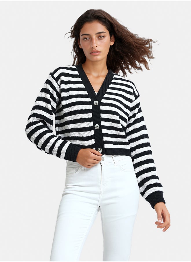 Feminine Striped Knitted Cardigan - pzsku/ZF2D121E3DCE2042C896FZ/45/_/1738746550/0c6ab14d-2aee-4717-ac9d-85054fb9ca3c