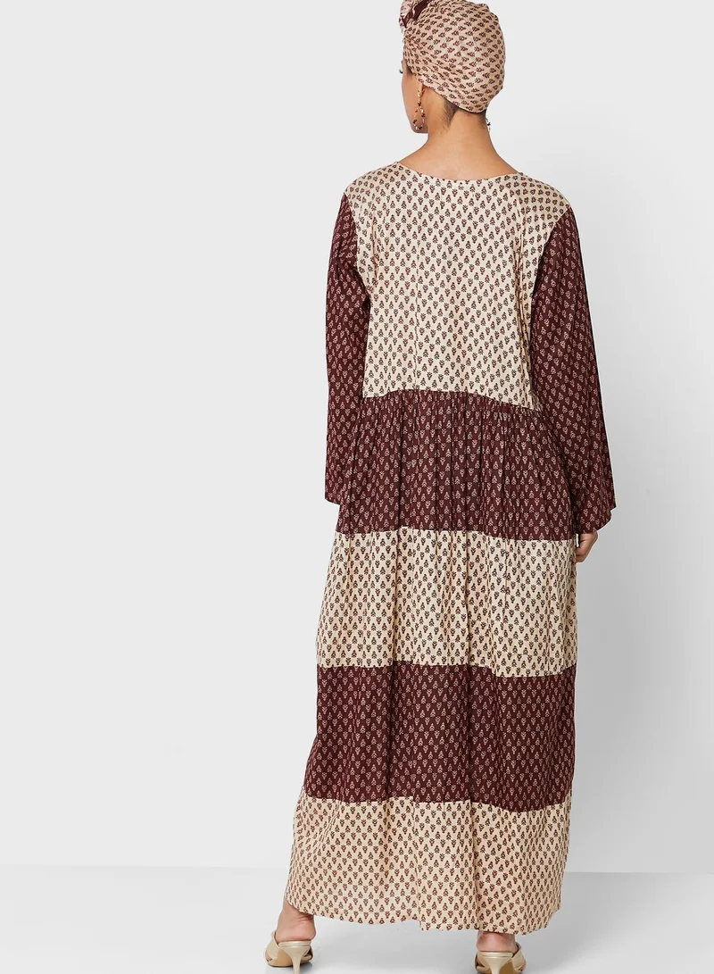 ARABIAN CLOSET Color Block Knitted Jalabiya