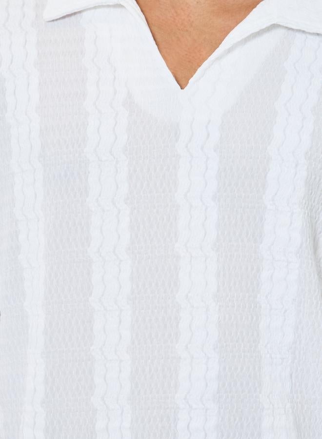 ستايلي بولو منسوج بقصة مريحة وياقة مفتوحة - Image 3