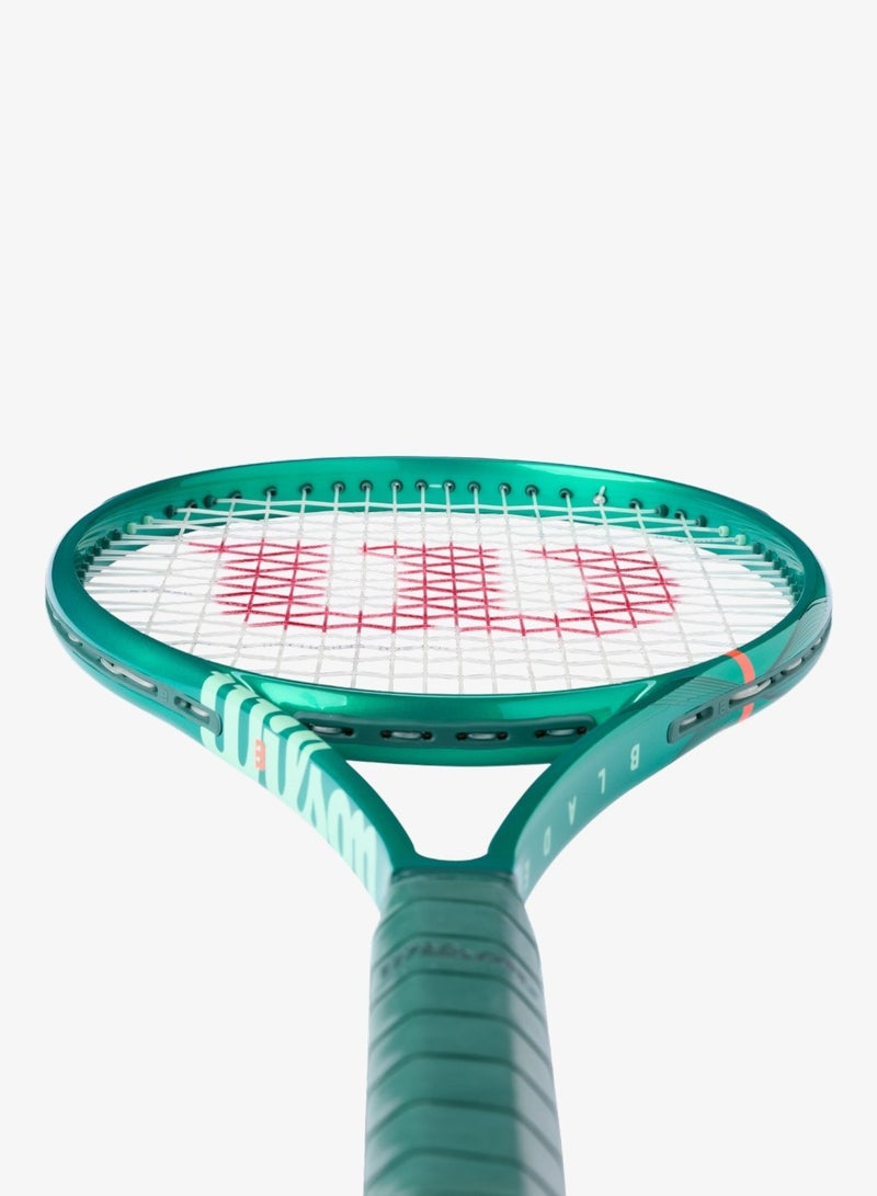 Wilson Blade 98 16x19 V10 Tennis Racket - Image 4