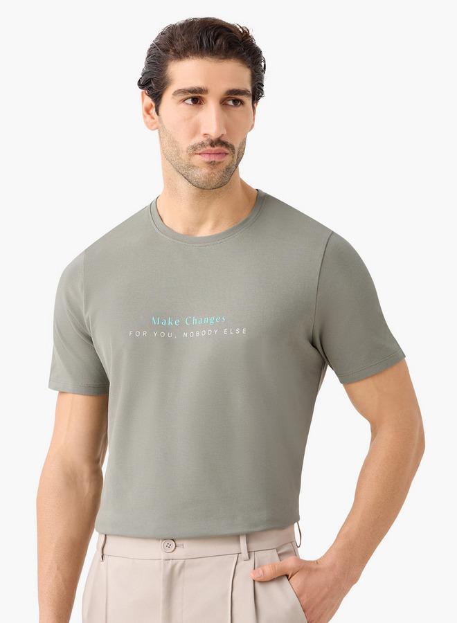 ايكونيك تيشيرت بطبعة أيقونية بياقة دائرية وأكمام قصيرة - Image 1