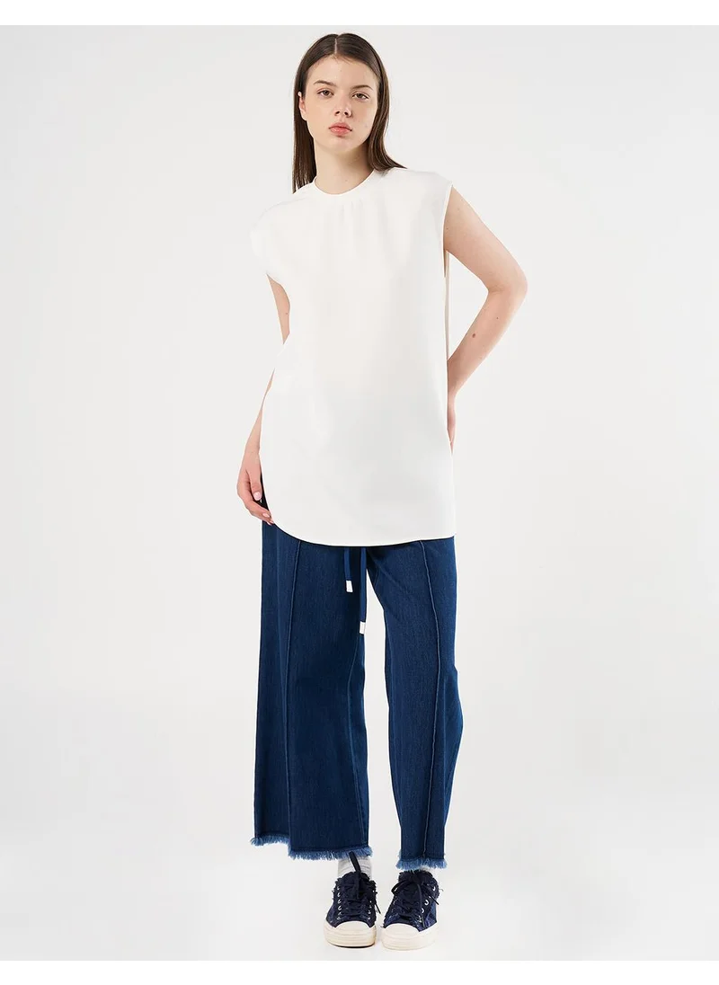 Kayra Sleeveless T-Shirt in Ecru