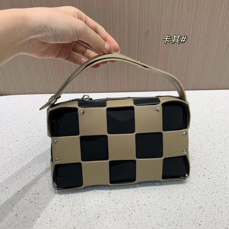 Niche Women'S Bag New Model Checkerboard Handbag Underarm Bag Korean Style Single Shoulder Crossbody Bag Commuter 2024 Tote - Image 4