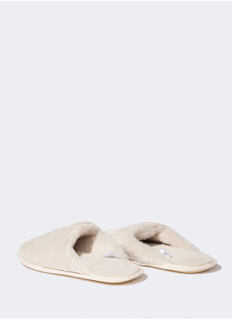 ديفاكتو Flat Sole Slip-On Plush Slippers