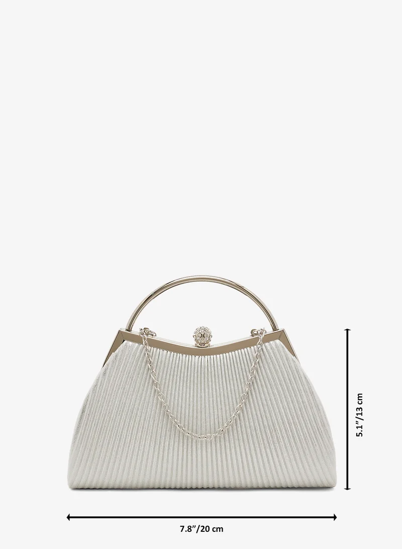 خزانة clutches