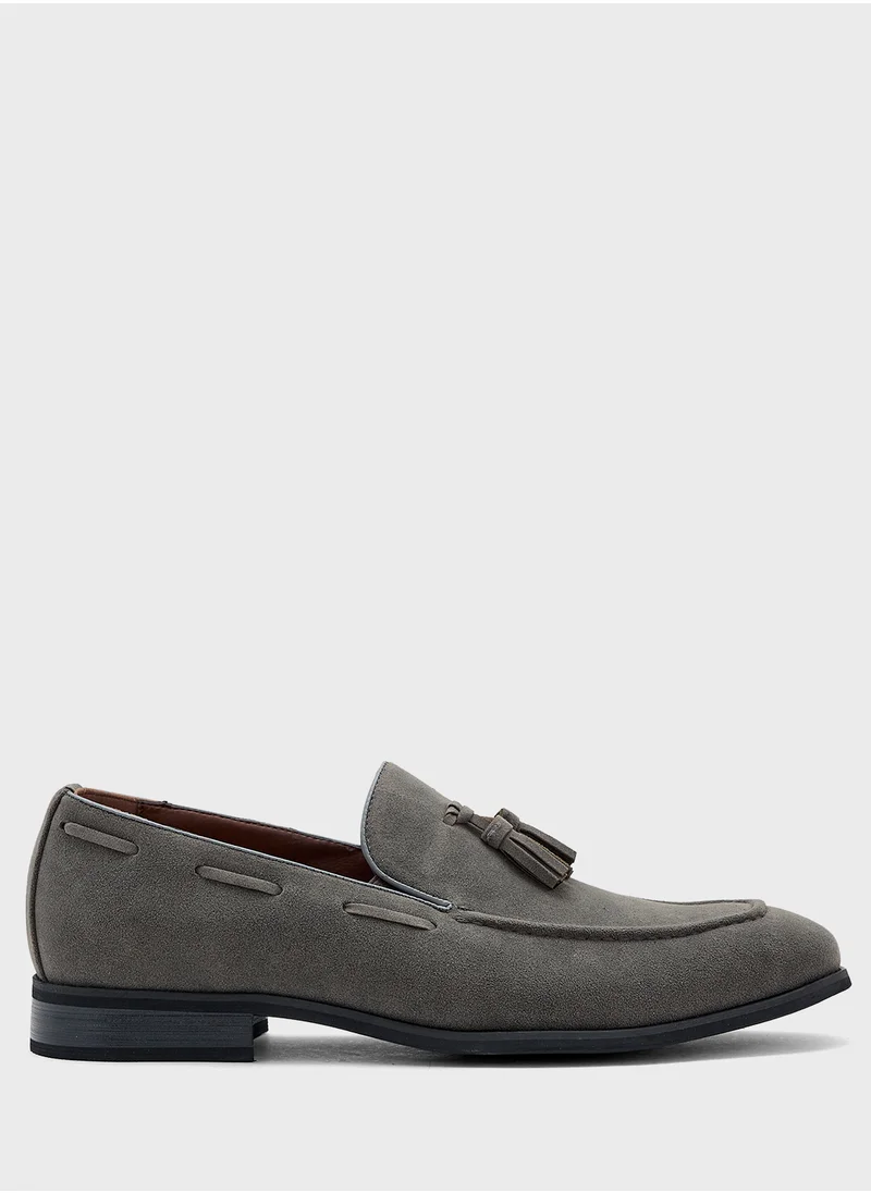 Robert Wood Tassel Detail Suede Loafers