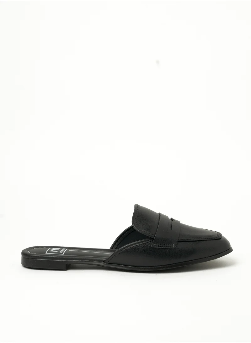 MOLECA Aliana Close Toe Slip Ons