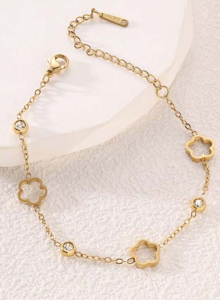 إيكوال اسوارة نسائية أنيقة وعالية الجودة مصنوعة من الاستانلس ستيل مطلية باللون الذهبي - Image 2