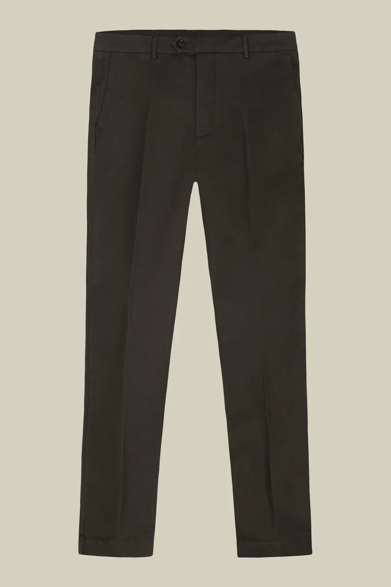 Doppelganger Green Classic men's chinos in regular fit with stretch twill construction - Military for Men | Best Price UAE