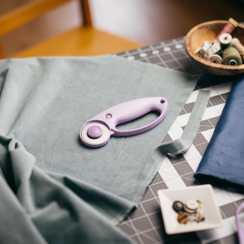 Fiskars Loop Rotary Cutter, Explore Collection Ultra Lilac, Precision-Ground Steel Blade for Fabric, Felt and Vinyl, 45mm - Image 3