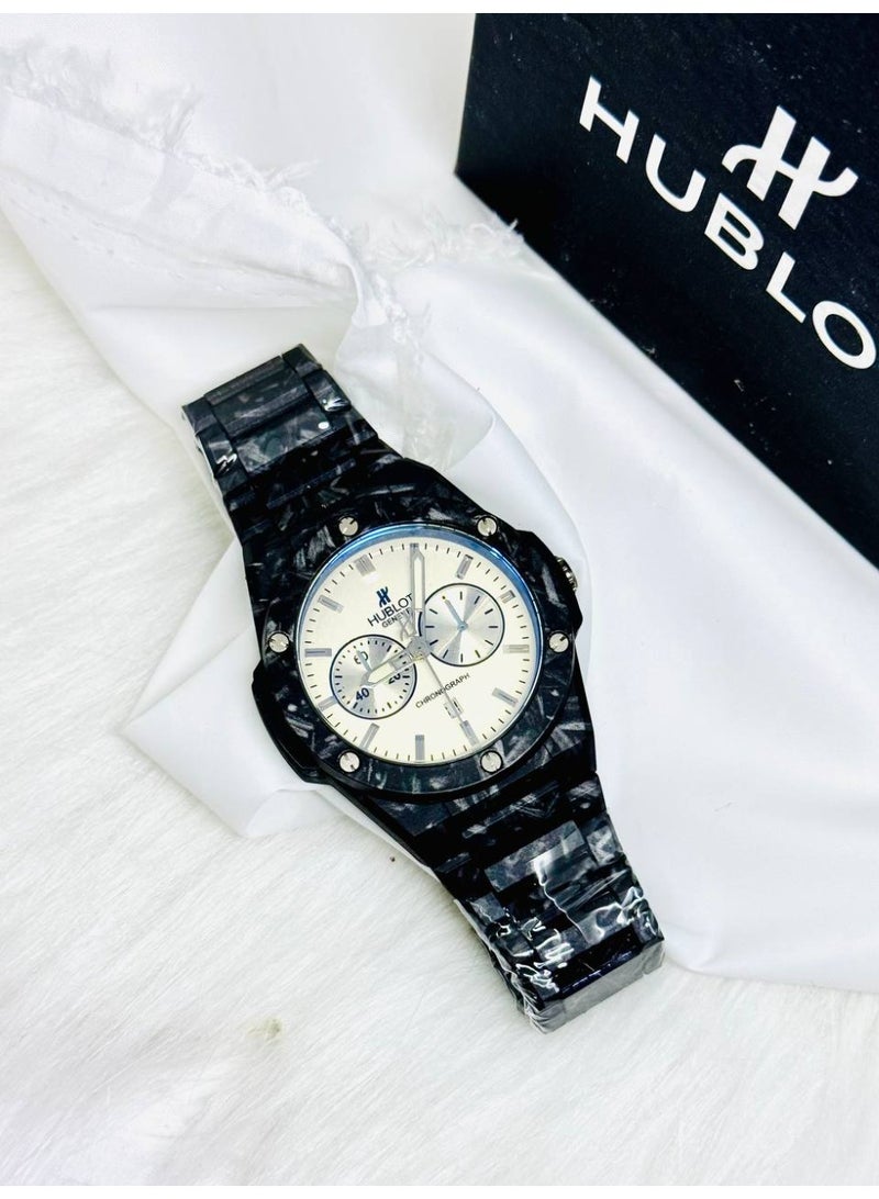 هوبلوت ساعة هوبلو كرونوغراف دائرية للرجال - مينا أبيض/فضي، سوار أسود منقوش