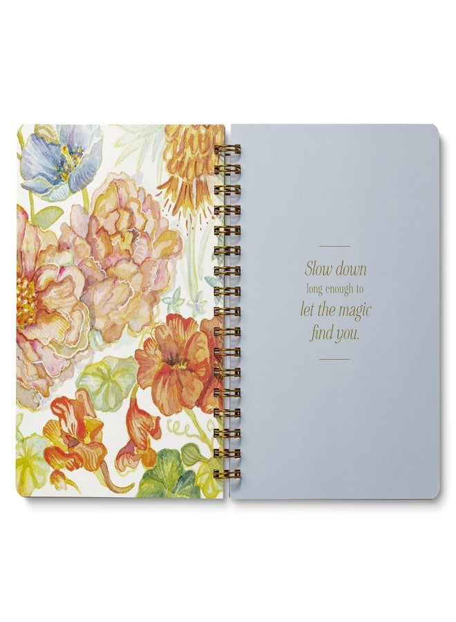 كومبينديوم دفتر ملاحظات حلزوني من كومبنديوم - ابحث عن الجمال حيثما وُجد. - دفتر ملاحظات حلزوني أنيق، يحتوي على 192 صفحة مسطرة، مسطرة بنمط الكلية، 7.0 بوصة عرض × 9.25 بوصة ارتفاع - Image 4