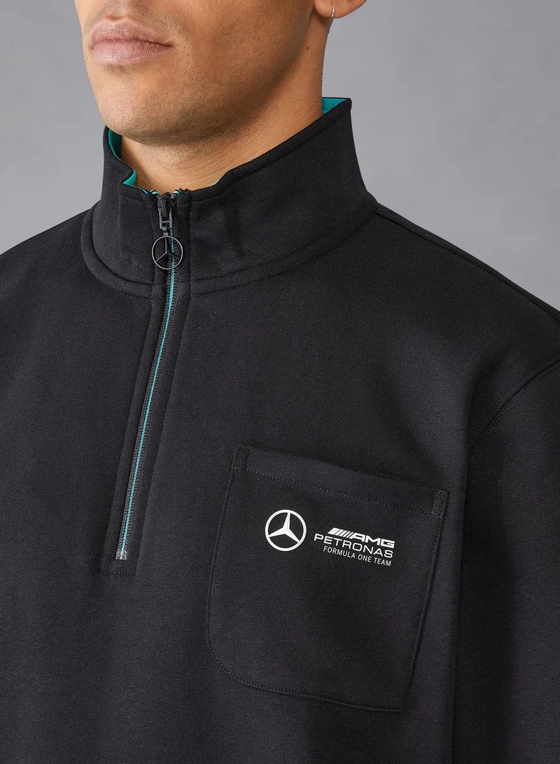 فريق AMG بتروناس للفورمولا 1 سترة Mercedes-AMG F1 بسحاب يمتد لربع الطول