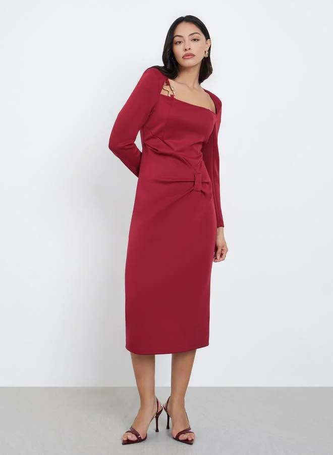 ستايلي فستان ميدي مزين بحلقة معدنية