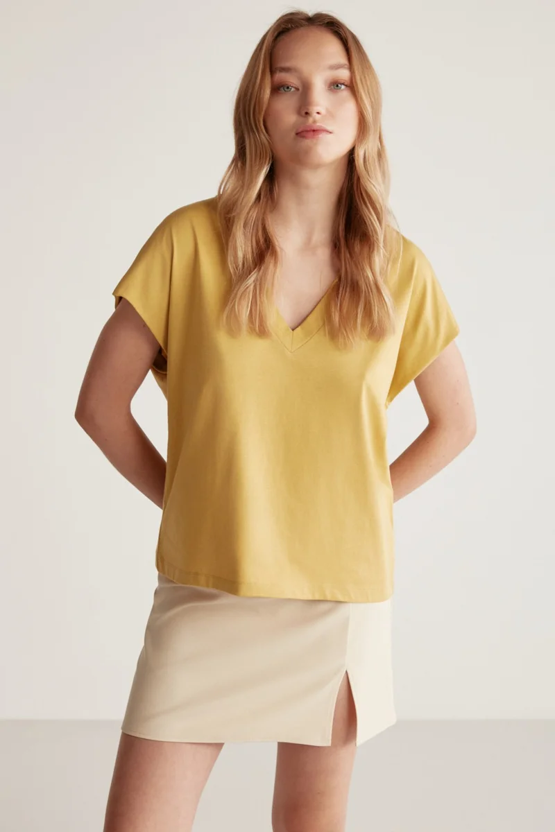جريميلانج Astrid Women's V Neck Relaxed Pattern 100% Cotton Saffron Yellow T-Shirt