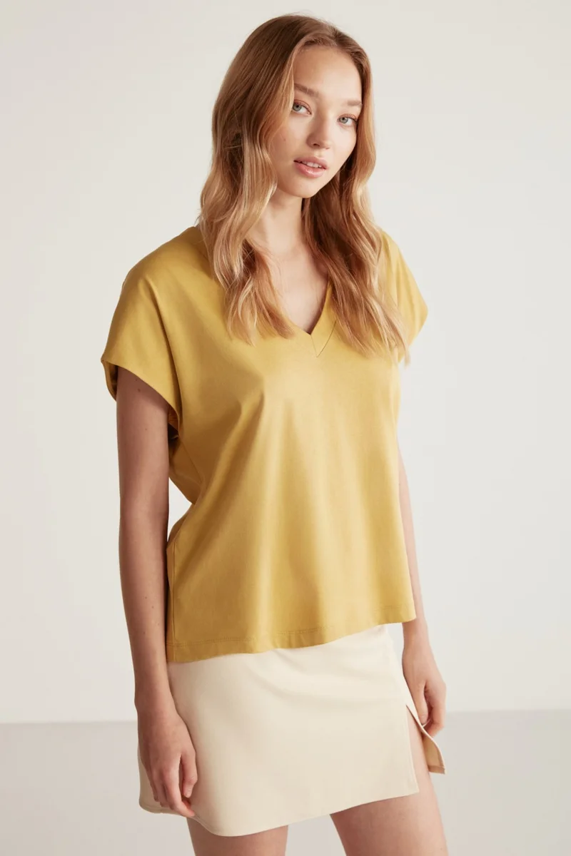 جريميلانج Astrid Women's V Neck Relaxed Pattern 100% Cotton Saffron Yellow T-Shirt