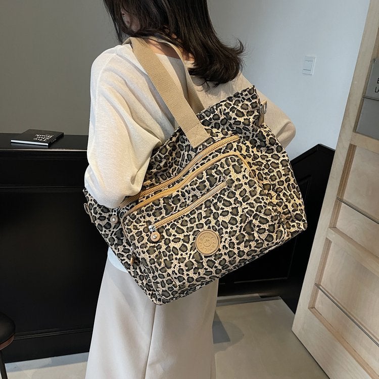 Korean Ins Leopard Print Canvas Bag For Girls, Lazy And Relaxed, Versatile Bag, Large Capacity Student Shoulder Tote Bag - Image 4