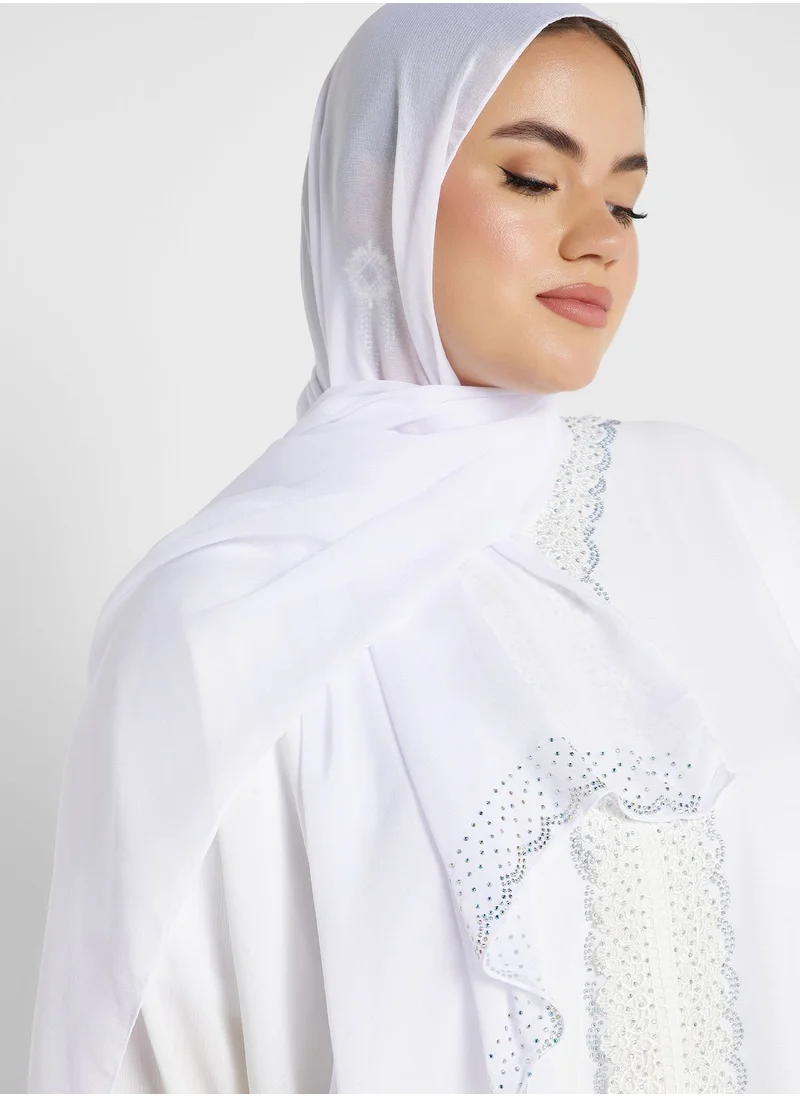 خزانة عباية مزينة باحجار الراين