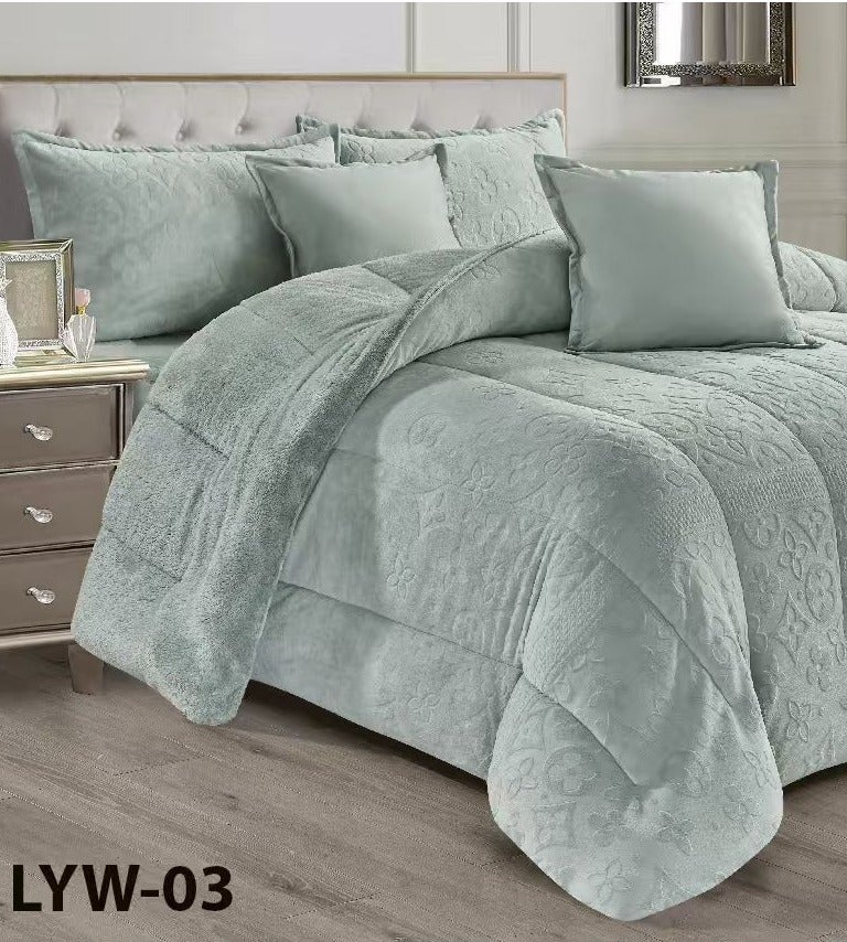 مون مفرش سرير شتوي نفرين بتصميم هندسي ومحفور مصنوع من المخمل والفرو الناعم مكون من 6 قطع ( 1 مفرش +1 شرشف مطاط للمرتبة + 2 كيس مخدة +2 كيس للوسادة المربعة ) مقاس المفرش 230X250 سم - Image 1