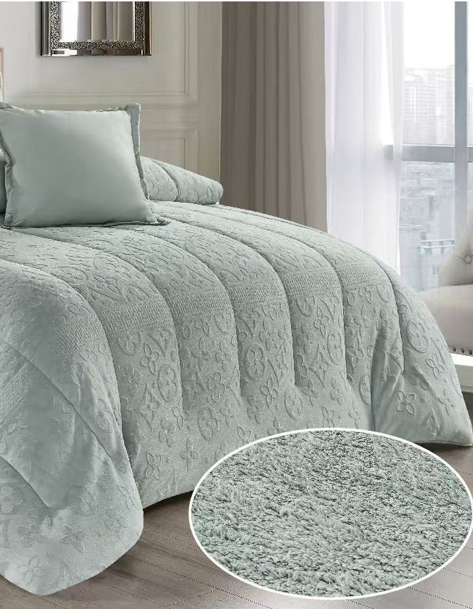 مون مفرش سرير شتوي نفرين بتصميم هندسي ومحفور مصنوع من المخمل والفرو الناعم مكون من 6 قطع ( 1 مفرش +1 شرشف مطاط للمرتبة + 2 كيس مخدة +2 كيس للوسادة المربعة ) مقاس المفرش 230X250 سم - Image 3