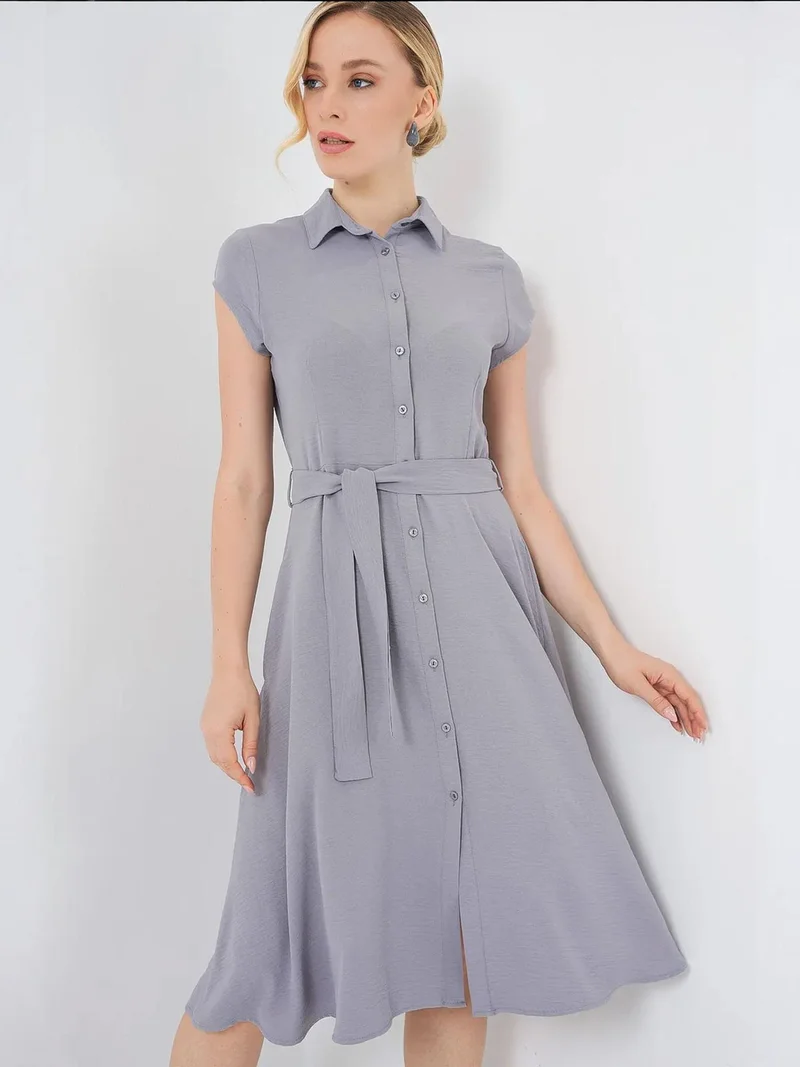 بيغ دارت فستان ميدي بقصة حرف  وياقة بأزرار وتفاصيل ربط