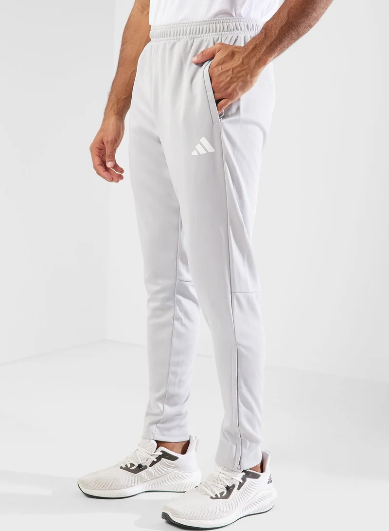 adidas بدلة رياضية سيرينو