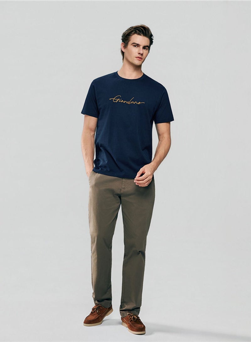 GIORDANO Men’s Slim Fit Cotton Signature Print Tee - Image 2