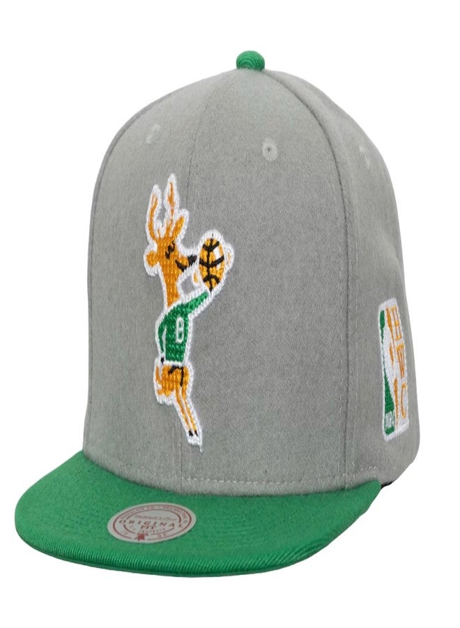 Mitchell & Ness Milwaukee Bucks Hardwood Classics Melt Stitch Cap Snapback - Image 1