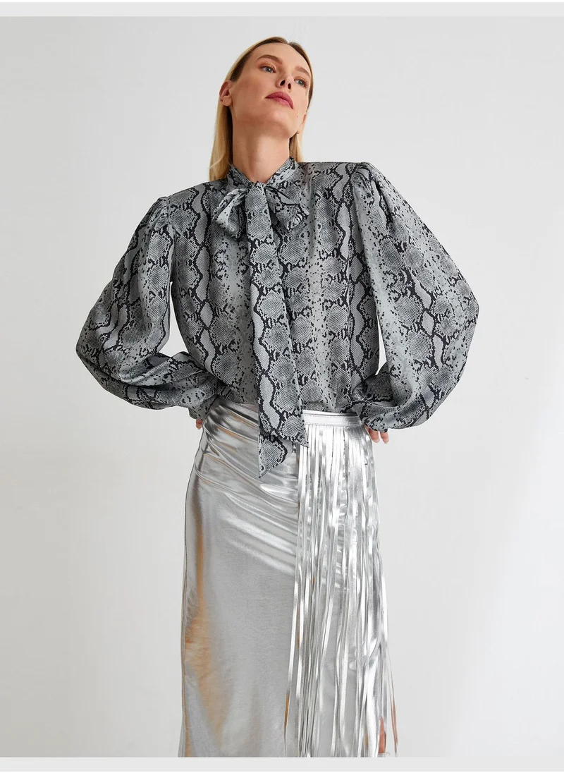 كوتون Snake Skin Printed Puff Sleeve Shawl Neck Blouse