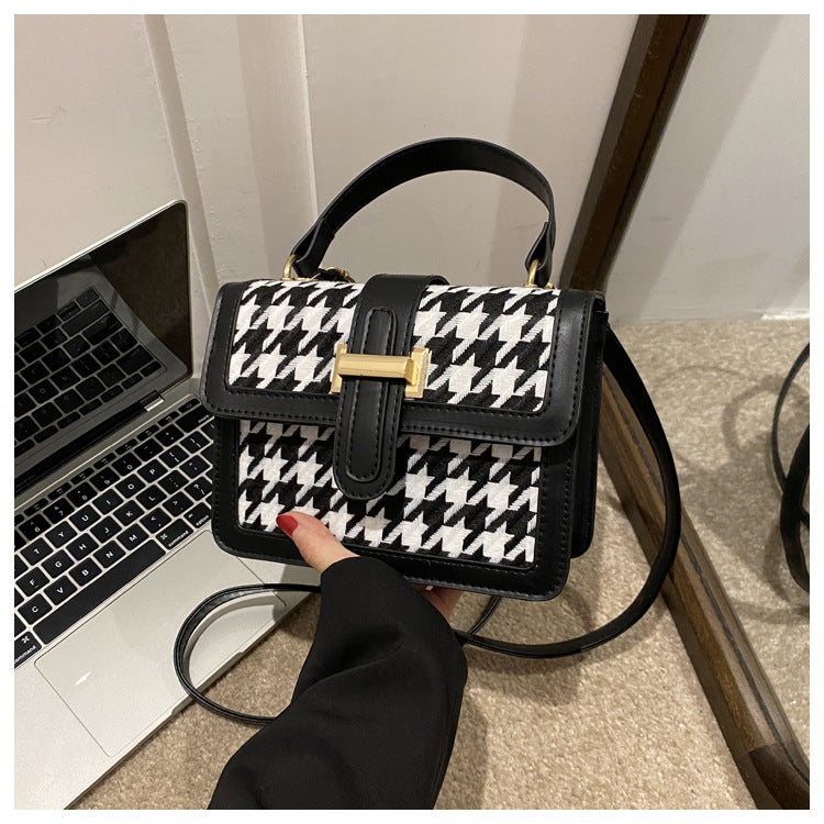 French-Style Personality Trendy Textured Bag For Women, New Trendy Houndstooth Handbag, Shoulder Crossbody Small Square Bag, White - Image 1