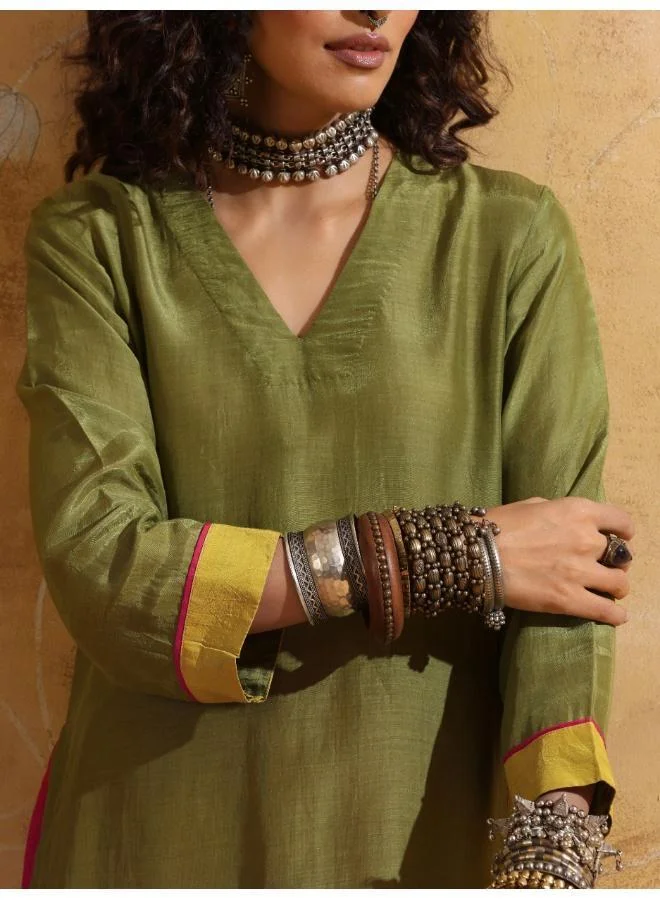 trueBrowns trueBrowns Green Muslin Silk High-Slit Kurta Pant Set