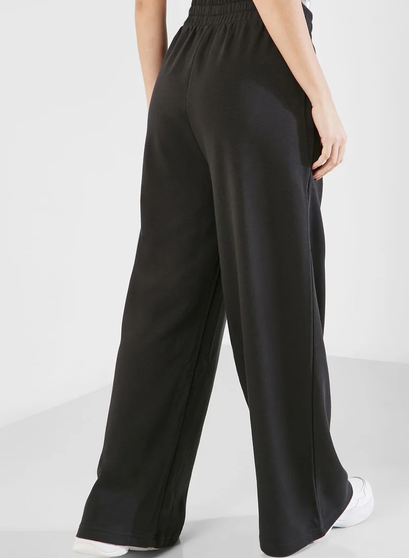 PUMA Classics Relaxed Sweatpants