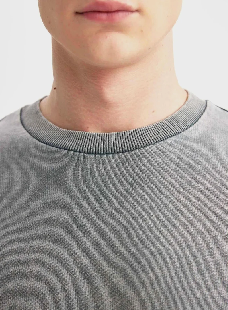 ديفاكتو رجل فضفاضة تناسب تي شيرت