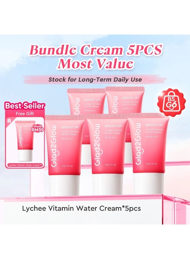 جلاد2جلو جلاد تو جلو كريم الليتشي بفيتامينات الماء 3 في 1 مع واقي شمس SPF30 PA+++، تفتيح وترطيب وحماية من الشمس، كريم تون أب لإشراقة البشرة وتوحيد لونها، تركيبة خفيفة للاستخدام اليومي، مناسب لجميع أنواع البشرة، عبوة 6 قطع - Image 1