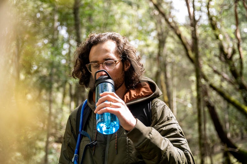 CAMELBAK زجاجة مياه كاملباك شوت ماغ خالية من BPA مع تريتان رينيو - غطاء مغناطيسي يخزن أثناء الشرب 25 أونصة شروق الصحراء - Image 2
