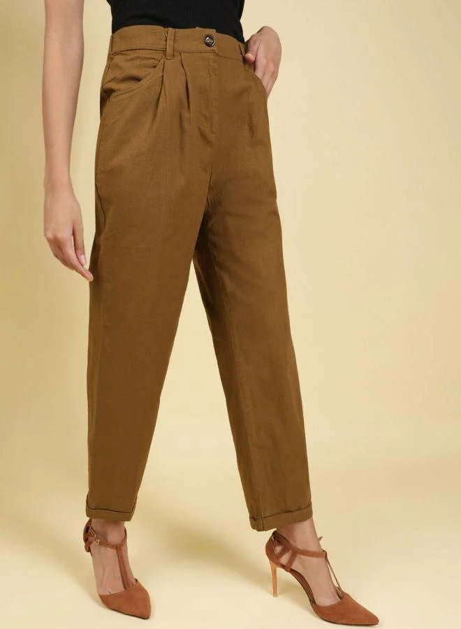 مرفوعة Women Regular Fit Solid Mid-Rise Pleated Pants