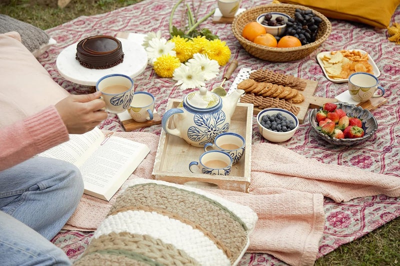 Caffeine طقم شاي فلورا الأزرق من السيراميك المصنوع يدويًا 15 قطعة آمن للاستخدام في الميكروويف وغسالة الصحون - Image 3