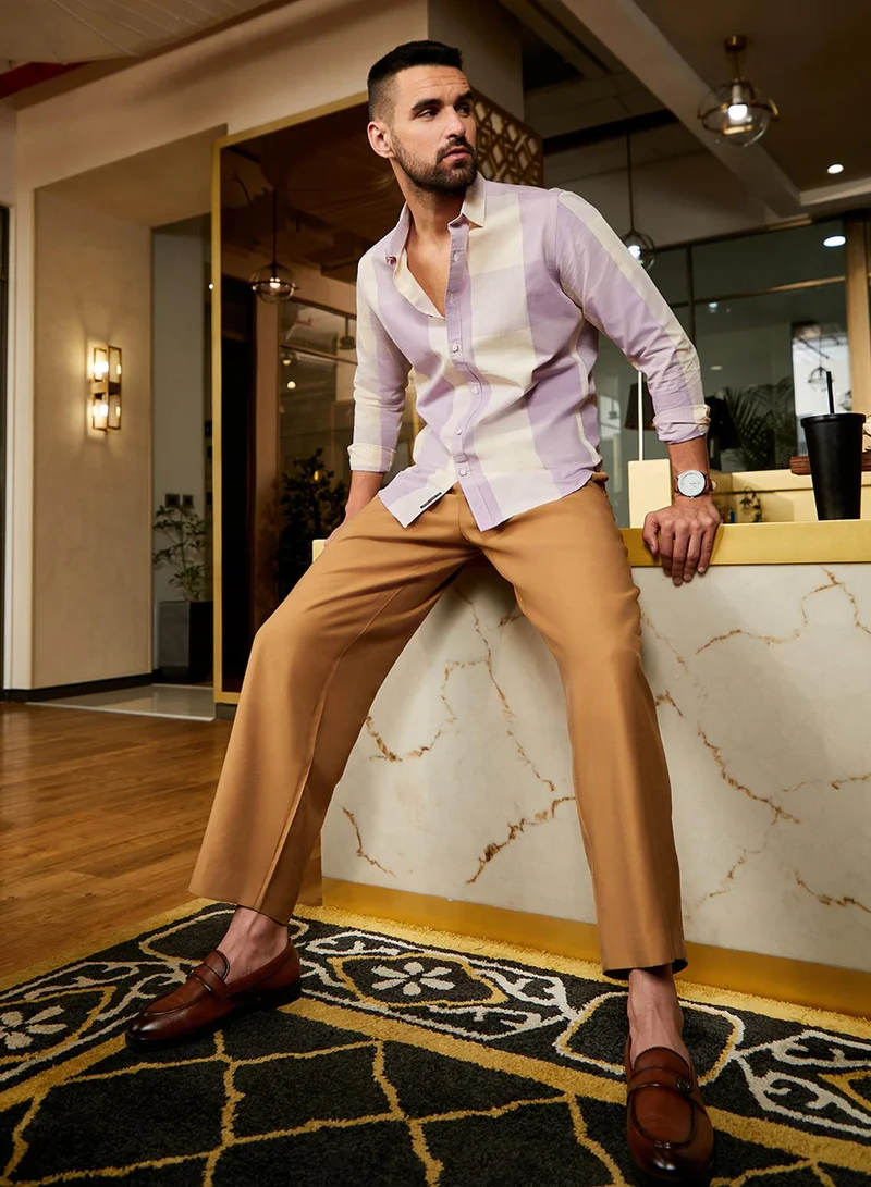 كامبوس سوترا Men's White & Lilac Buffalo Check Button Up Regular Fit Shirt For Casual Wear | Cotton Spread Collar Shirt Crafted With Regular Sleeve, Comfort Fit & High-Performance For Everyday Wear