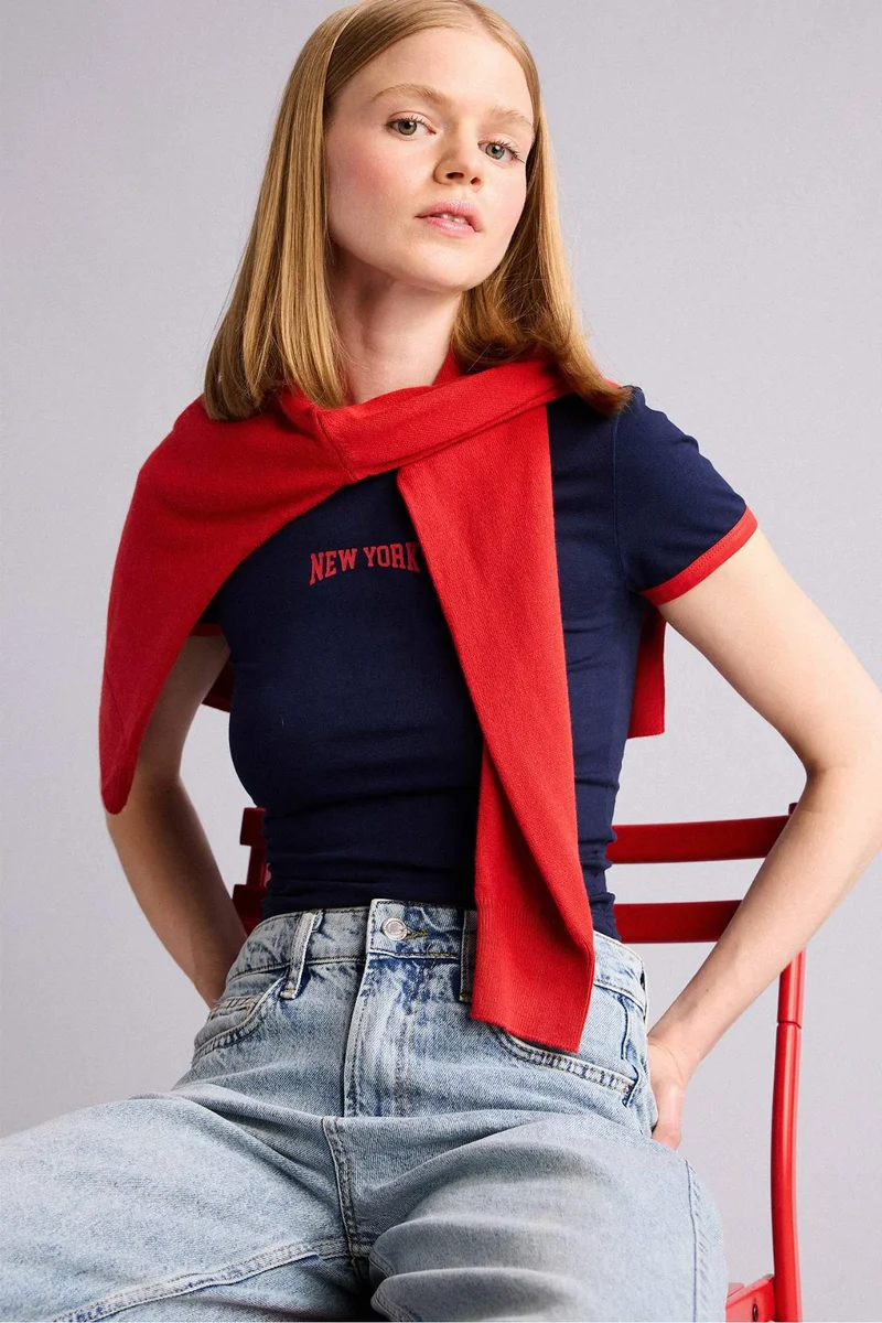 ديفاكتو Slim Fit Crew Neck Short Sleeve T-Shirt