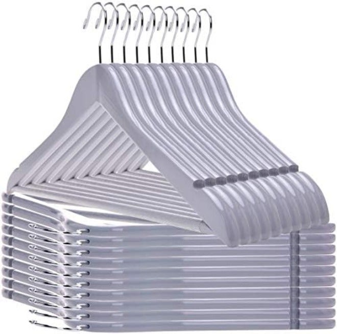 Quality Hangers شماعات خشبية عالية الجودة - طقم شماعات مقوسة قليلاً - شماعات معاطف من الخشب الصلب بخطافات كرومية أنيقة - شماعات متينة للملابس، والسترات، والقمصان، والسراويل، والبدلات (لون طبيعي، 10 قطع) - Image 2