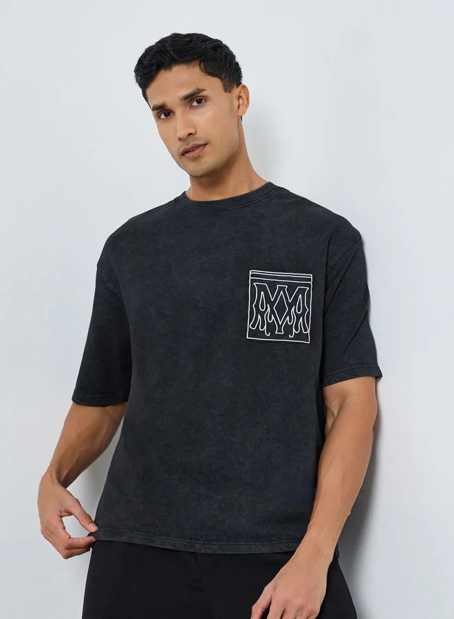 ستايلي Men Oversized Pocket Embroidery Washed T-Shirt