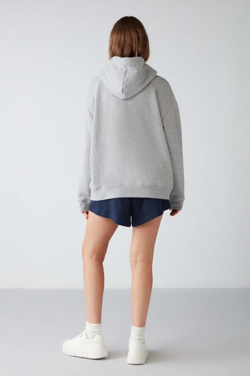جريميلانج Adel Relaxed Fit Knitted Kangaroo Pocket Hooded Grey Sweatshirt