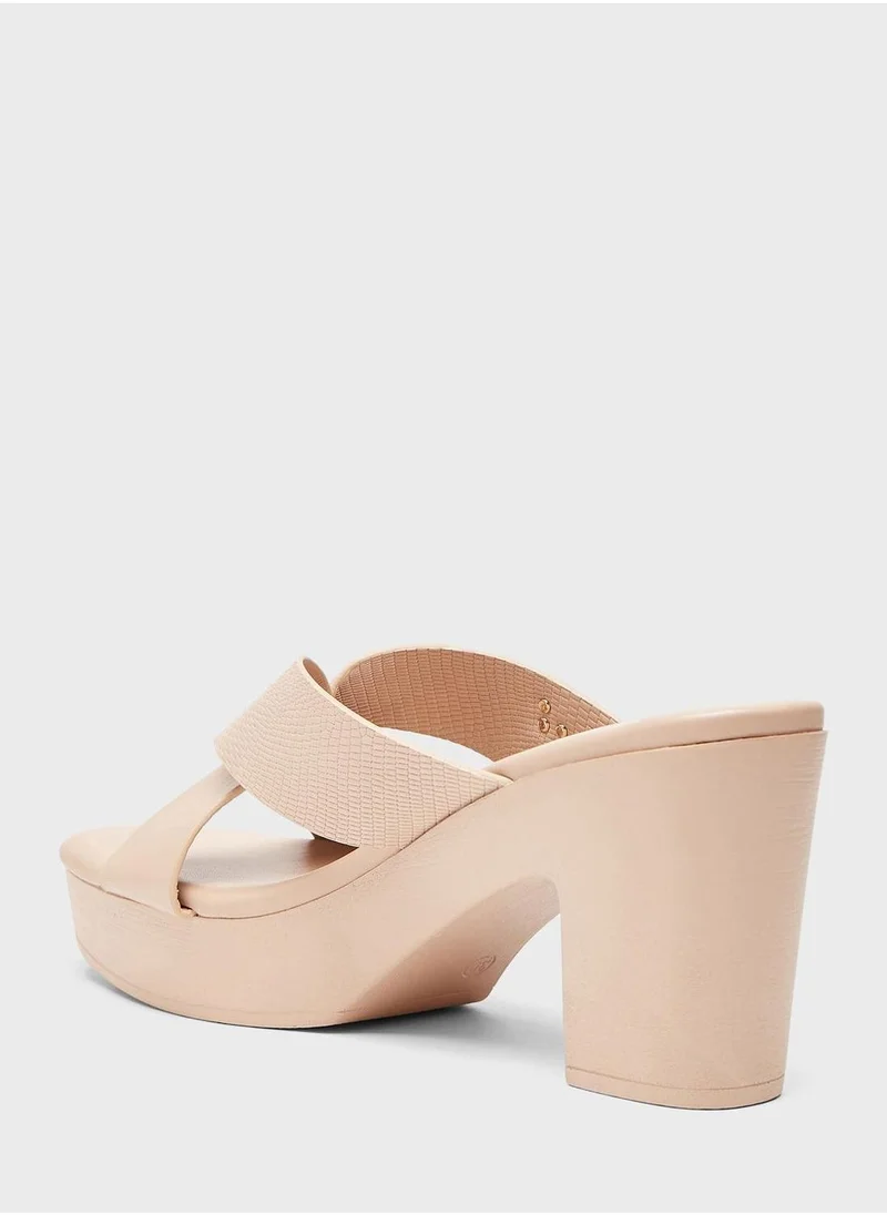 سيليست Block Heel Sandals
