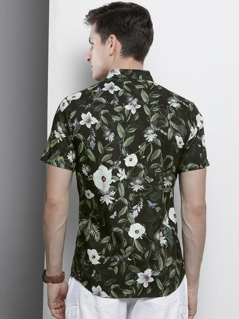 The Indian Garage Co Men Slim Fit Floral Printed Half Sleeves Spread Collar Resort Wear Shirt